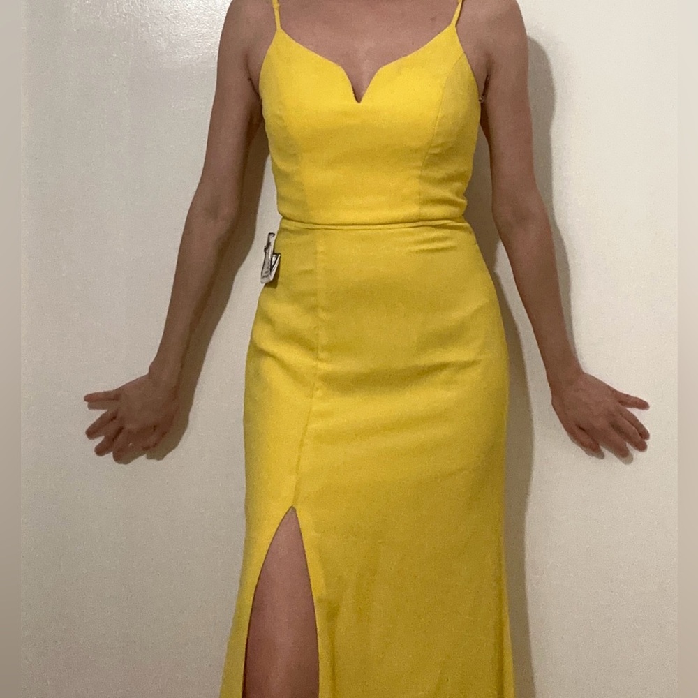 NEW B Darlin Dress Yellow Canary 5 Small Prom Spaghetti Strap V Neck Sweetheart
